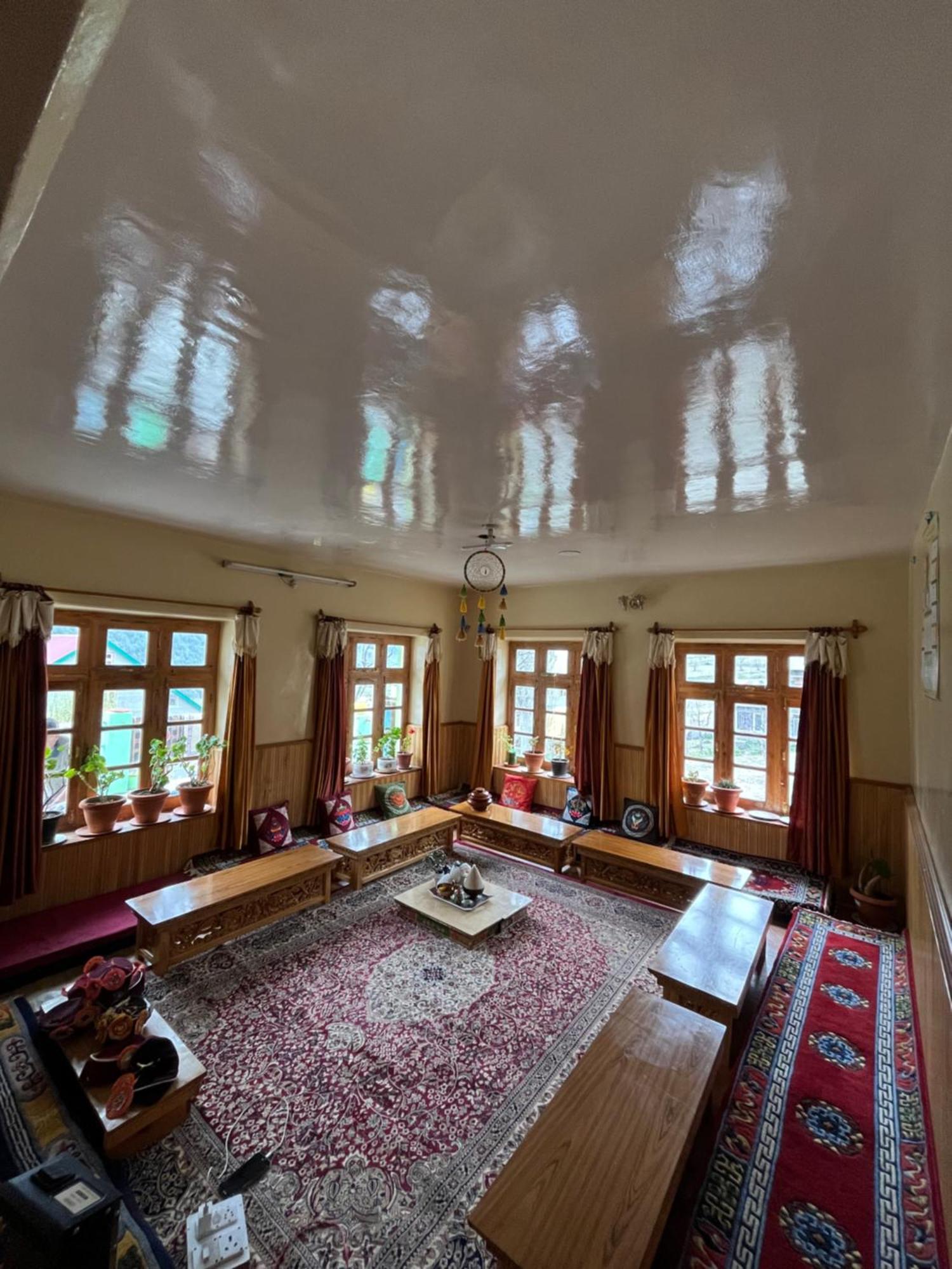 Snowflake Homestay Gondhla Zewnętrze zdjęcie